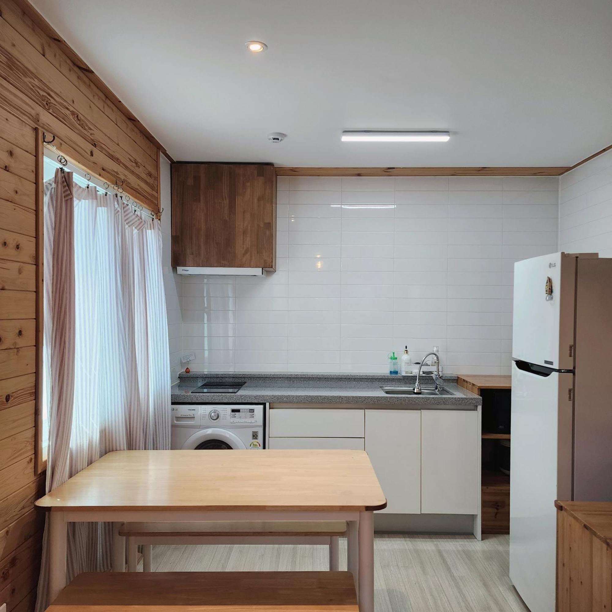 Jeju 542 Pension Согвипхо Экстерьер фото