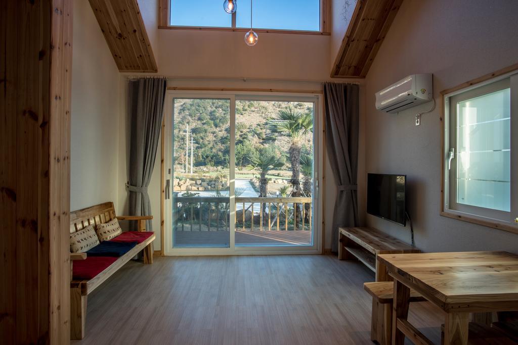 Jeju 542 Pension Согвипхо Номер фото